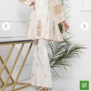 Fatima khan white outfit